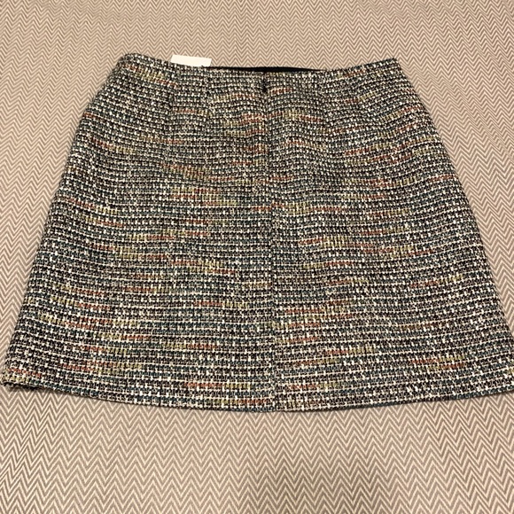 NWT. LOFT multicolor tweed skirt with metallic accents & gold zippers. Size 10. - Picture 2 of 5